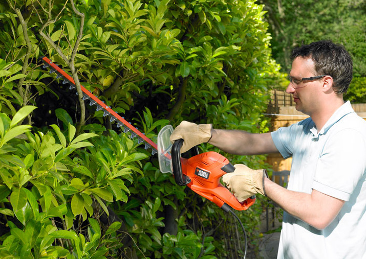 Nůžky na živý plot Black-Decker GT6060