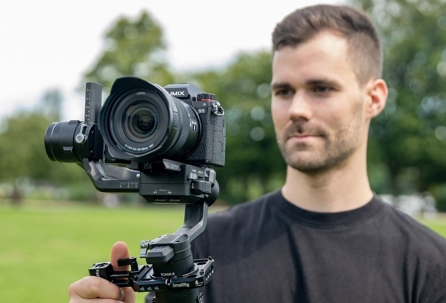 Panasonic Lumix DC-S5, černá