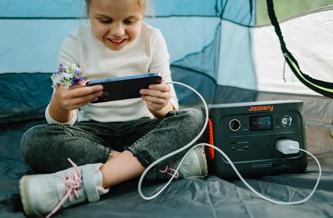 Nabíjecí stanice Jackery Explorer 300 Plus (288 Wh)