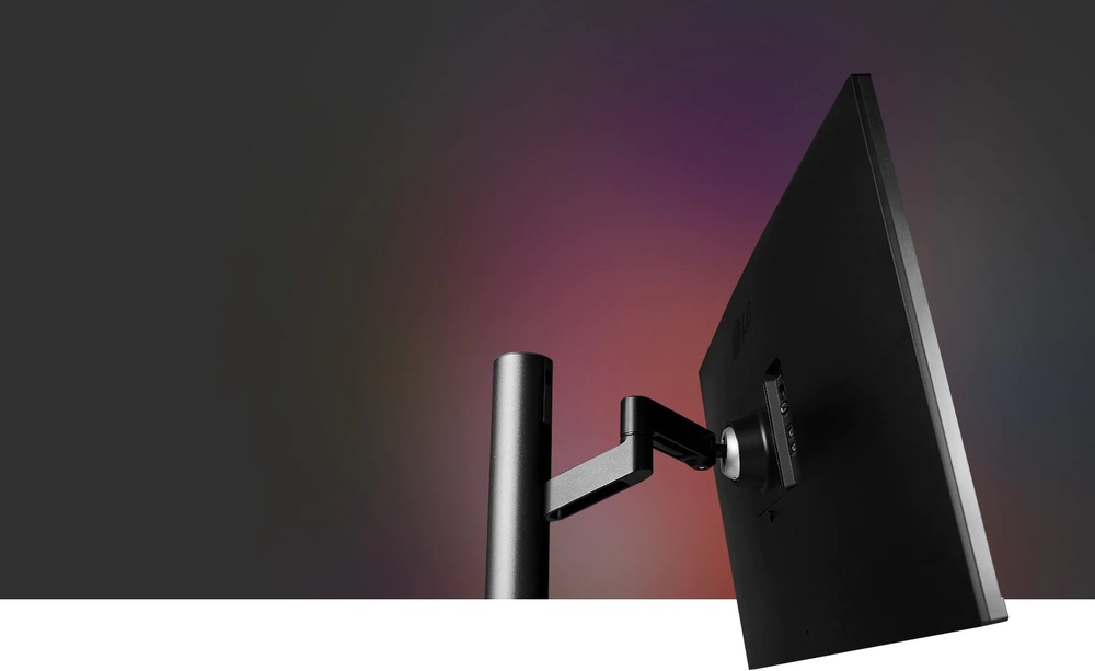 LG UltraFine 32UN880