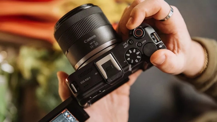 Canon EOS R50 V, tělo