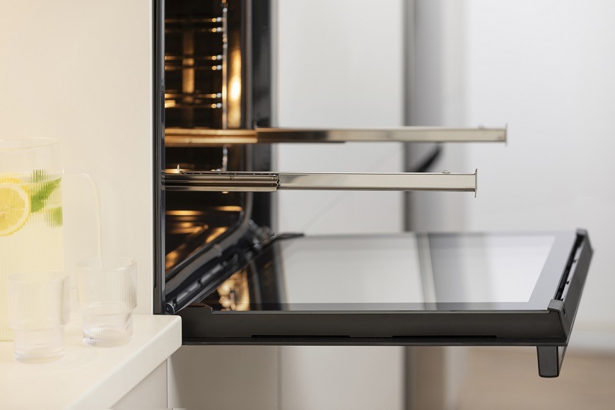 Vestavná trouba Gorenje GO66EPIZZA350C, černá, 