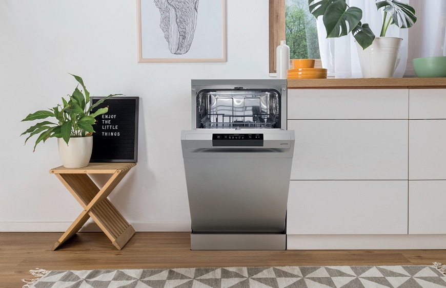 Volně stojící myčka nádobí Gorenje GS520E15S, nerezová, v prostoru