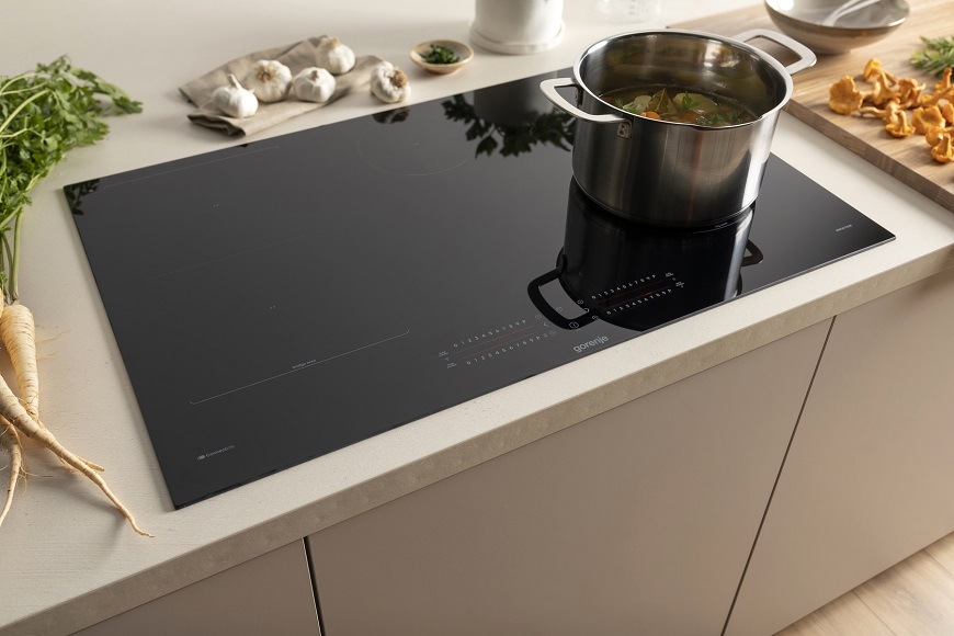 Indukční varná deska Gorenje GI8432BSCWF, černá, Technologie StableHeat