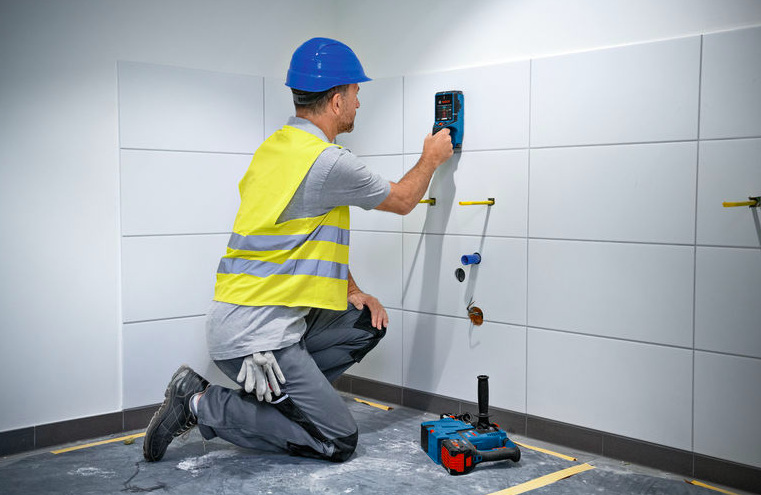 Detektor Bosch Professional D-Tect 200 0.601.081.601 (s baterií)