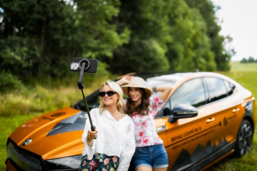 Selfie tyč FIXED MagSnap s tripodem a bezdrátovou spouští - černá
