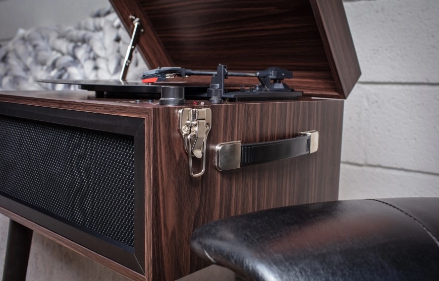 Victrola VTA-75-ESP Liberty, hnědá