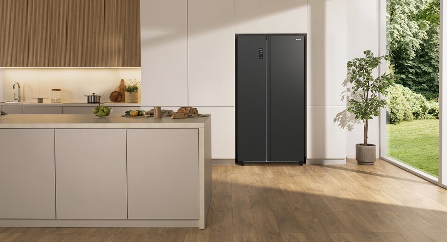 Americká lednice Gorenje NRR9185DABXL, černá/nerezová, v domácnosti