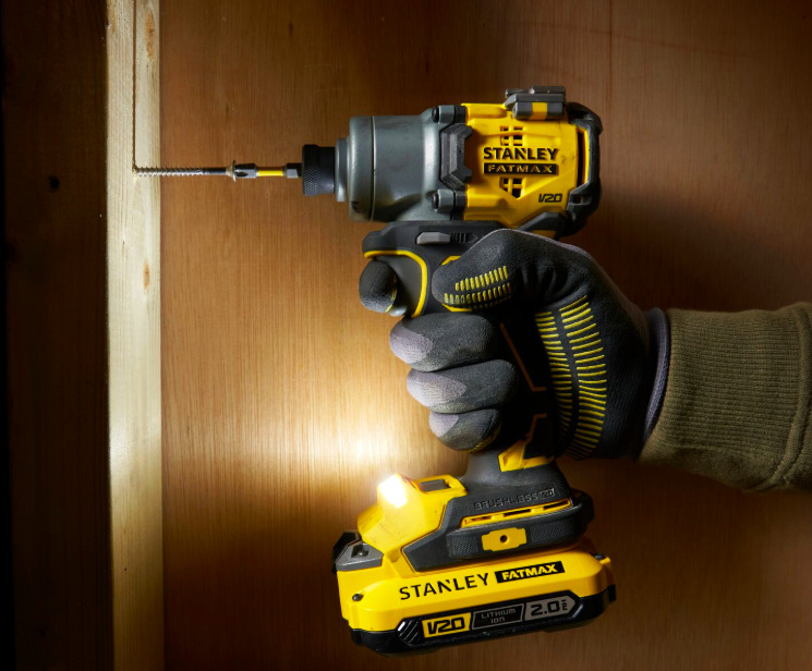 Utahovák rázový Stanley FatMax SFMCF830D2K-QW (s baterií)