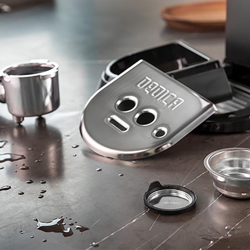 Espresso De'Longhi DEDICA EC 685.W bílé