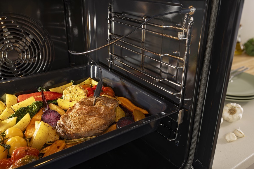 Vestavná trouba Gorenje BSA6138B, černá, termosonda