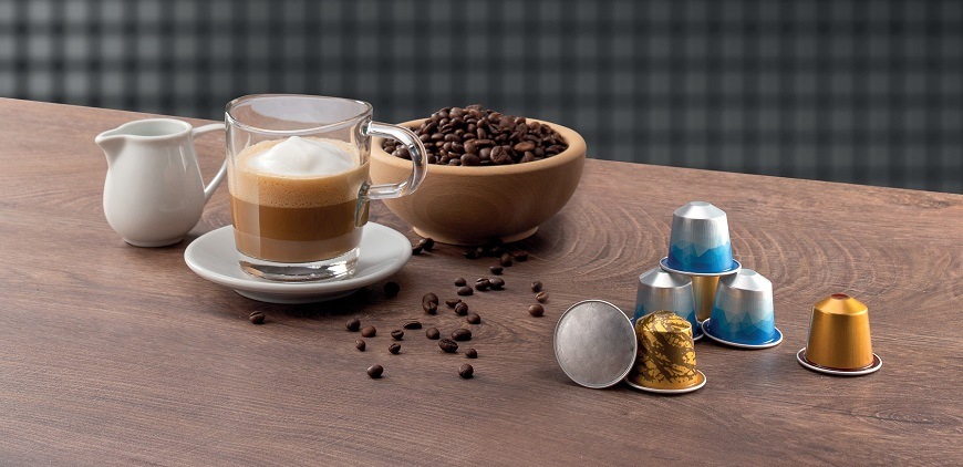 Kávovar na kapsle Espresso Hisense HCM20CS