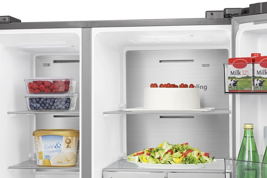 Americká chladnička s mrazničkou Hisense RS818N4TIC, šedá, Stylová lednice