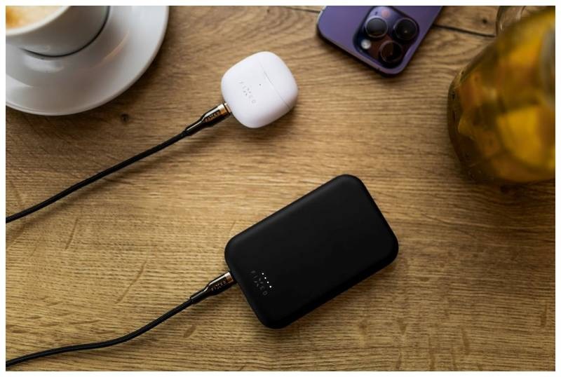 Powerbank FIXED MagZen s bezdrátovým nabíjením a podporou Magsafe, 6 000 mAh - černá