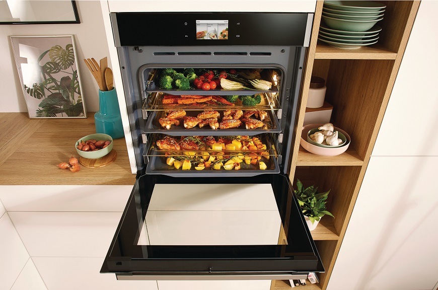 Vestavná multifunkční trouba Gorenje BO798S38BG, víceúrovňové pečení