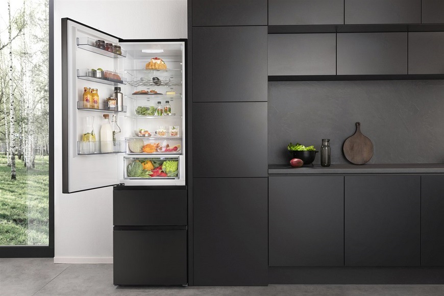Chladnička Hisense RM469N4AFD1, černá