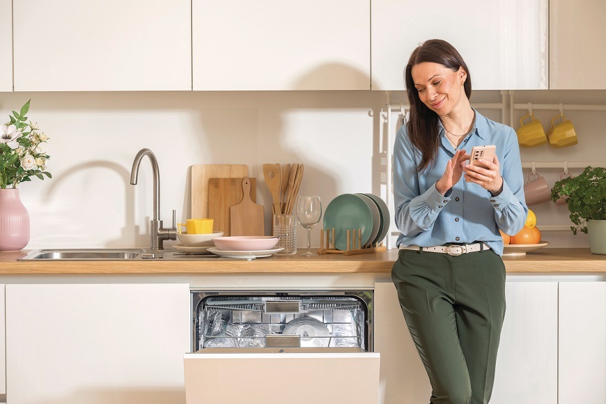 Myčka Gorenje GV673A61, vestavná, mobilní aplikace ConnectLife