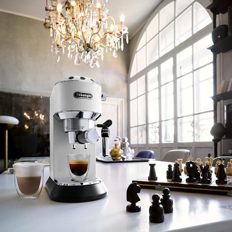 Espresso De'Longhi DEDICA EC 685.W bílé