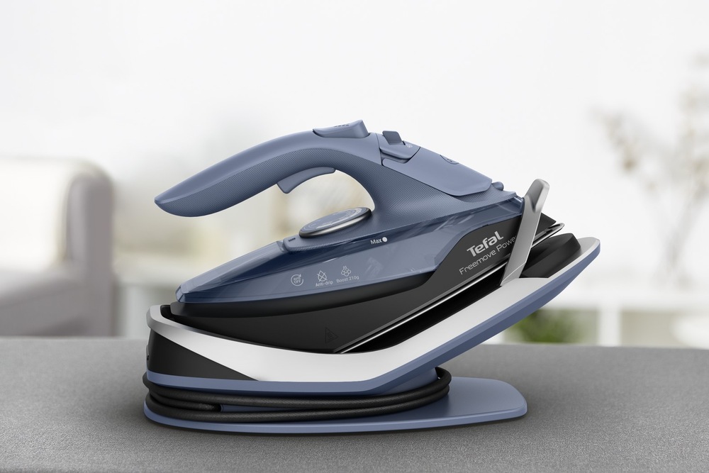 Napařovavcí žehlička Tefal FV6675E0 Freemove Power