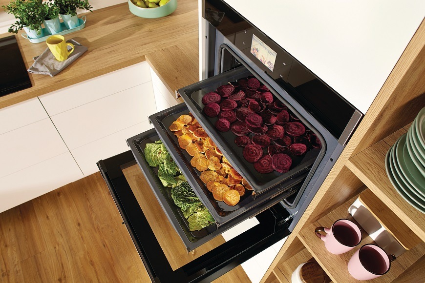 Vestavná multifunkční trouba Gorenje BO798S38BG, Funkce Sušení