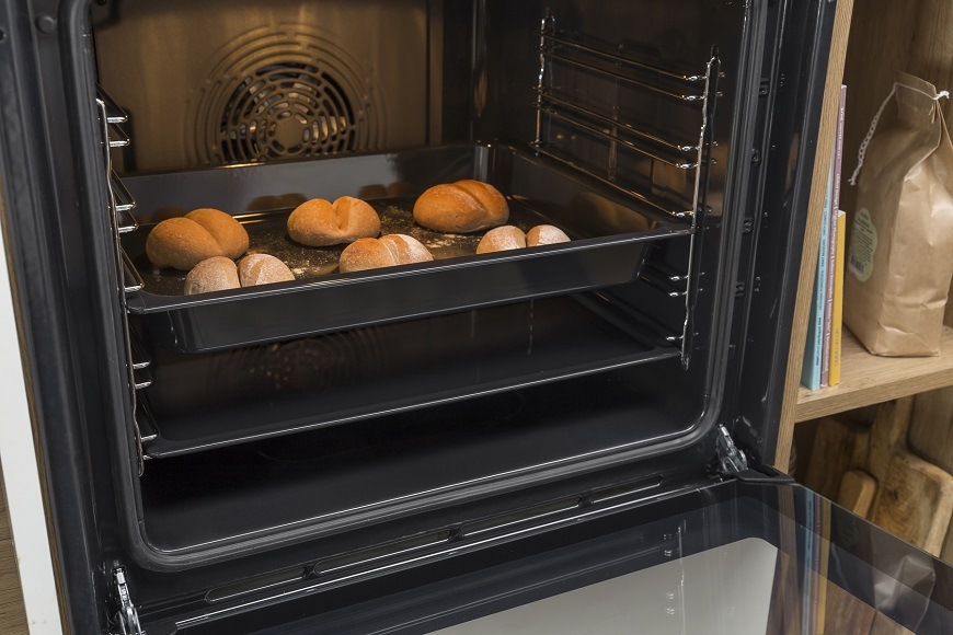 Vestavná trouba Gorenje BOS6737E13BG, černá, program ExtraSteam