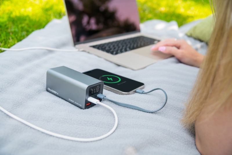 Powerbanka GoGEN PB20000mAh, LCD displej