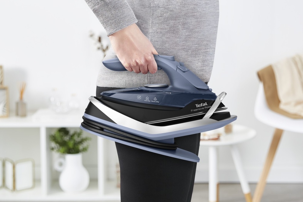 Napařovavcí žehlička Tefal FV6675E0 Freemove Power