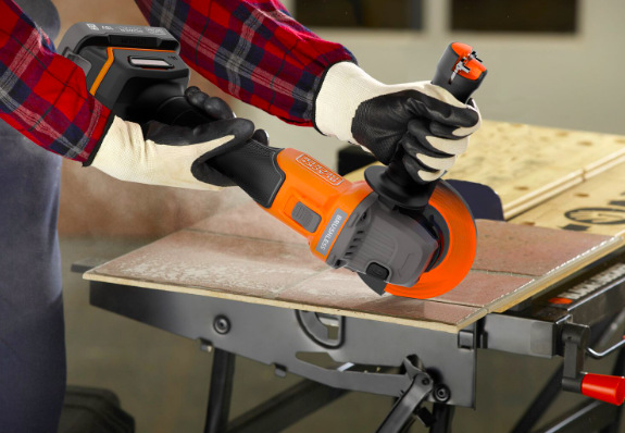 Úhlová bruska Black-Decker BCG6L8N-XJ (bez baterie)