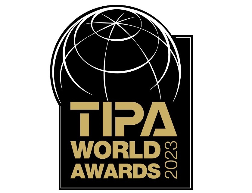 Objektiv Sony FE 20-70 mm f/4 G, ocenění TIPA World Awards