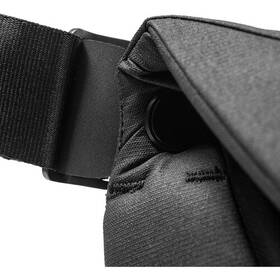 Brašna Peak Design Everyday Messenger 13L v2 černá barva
