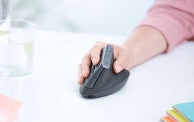 Myš Logitech MX Vertical černá barva

