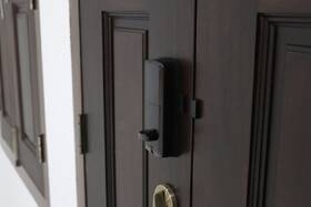 Zámek Igloohome Smart Deadbolt 2S černá barva
