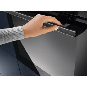 Trouba Electrolux EOB8S39WZ černá barva
