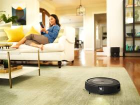 Robotický vysavač iRobot Roomba j7+ černá barva
