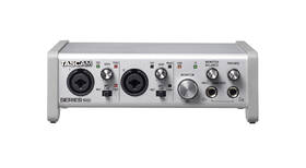 Zvuková karta Tascam Series 102i stříbrná barva
