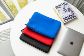Pouzdro na notebook FIXED Sleeve do 14" červená barva
