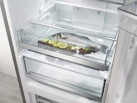 Chladnička s mrazničkou Gorenje ORK193BK-L černá barva
