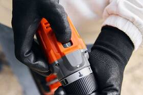 Vrtací šroubovák Black-Decker BCD383D2XK-QW (s baterií) 

