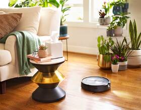Robotický vysavač iRobot Roomba j7 černá barva
