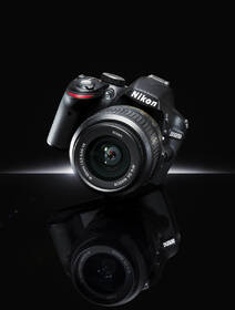 Digitální fotoaparát Nikon D3200 + 18-55 AF-S DX VR černá barva
