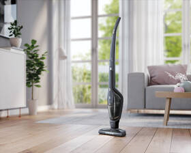 Tyčový vysavač Electrolux EER73DB 
