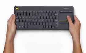 Klávesnice Logitech K400 Plus, CZ/SK černá barva
