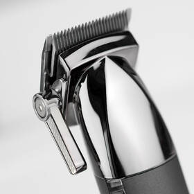 Zastřihovač vlasů BaByliss E996E 

