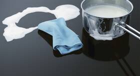 Indukční varná deska Electrolux EHH3920BVK 
