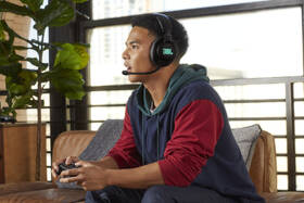 Headset JBL Quantum 610 černá barva
