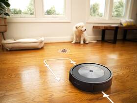 Robotický vysavač iRobot Roomba j7+ černá barva

