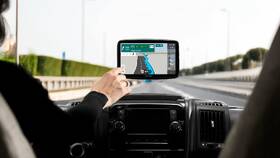 Navigační systém GPS Tomtom GO Camper Tour, 2.gen. černá barva
