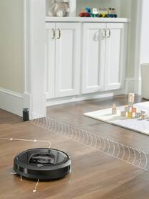 Robotický vysavač iRobot Roomba i7 
