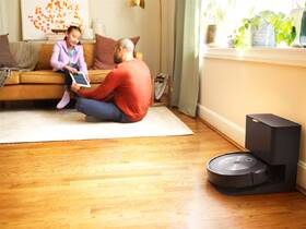 Robotický vysavač iRobot Roomba j7+ černá barva
