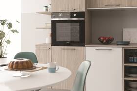 Trouba Indesit IFWS 4841 JH BL černá barva
